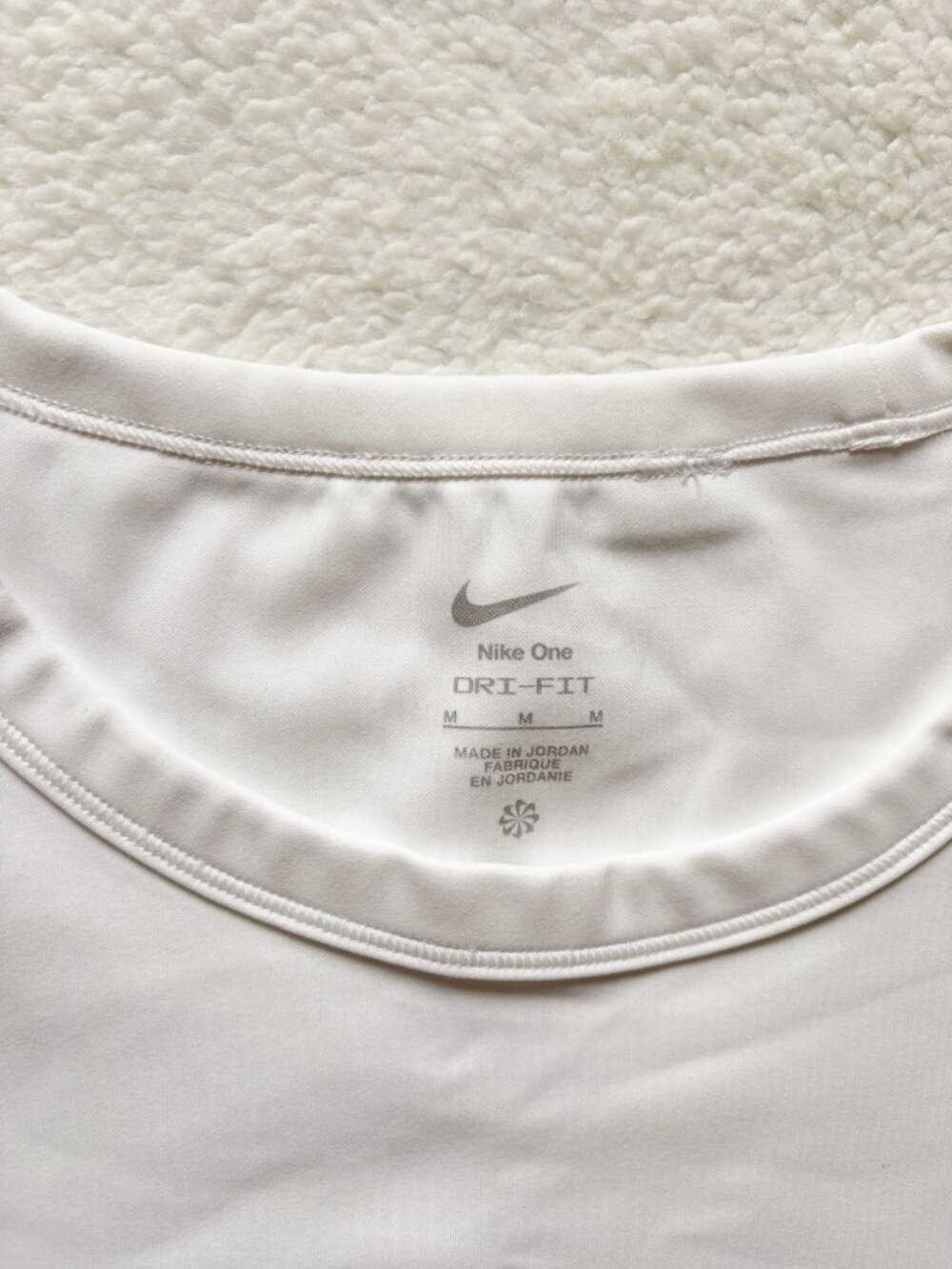 Nike One Dri-FIT Cropped Tee White M Fitted Athletic Top Workout Shirt - Picture 4 of 8